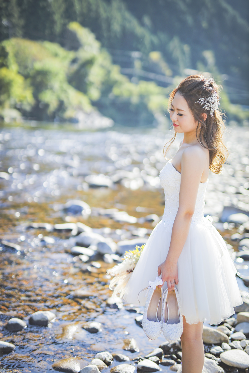 最初の一枚は、可愛すぎる新婦さんのソロから!