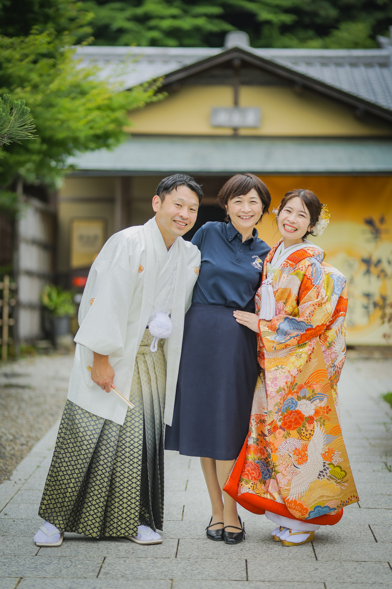 新郎さんも加わって、3人のお写真もね(^^)/