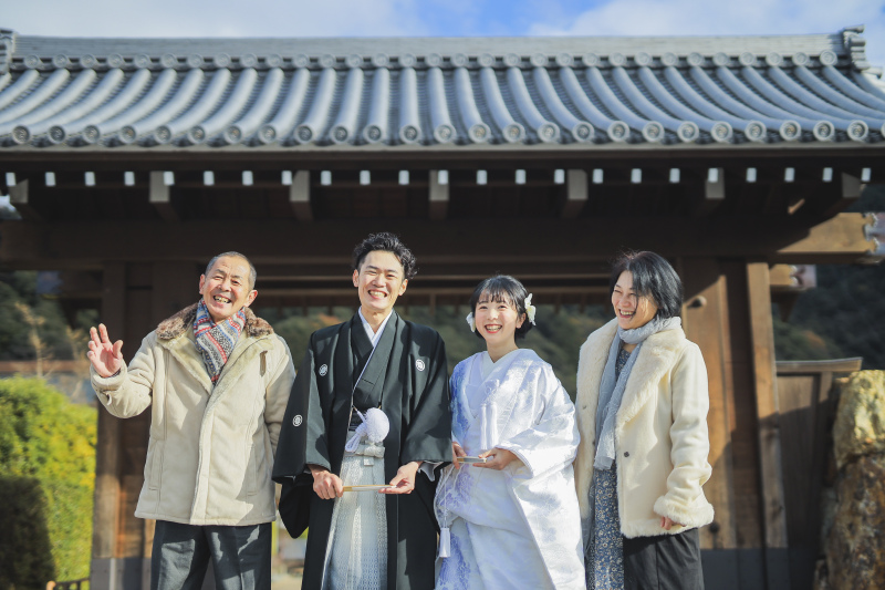 早速ですが、ご両親さまと一緒に撮りますよ～！