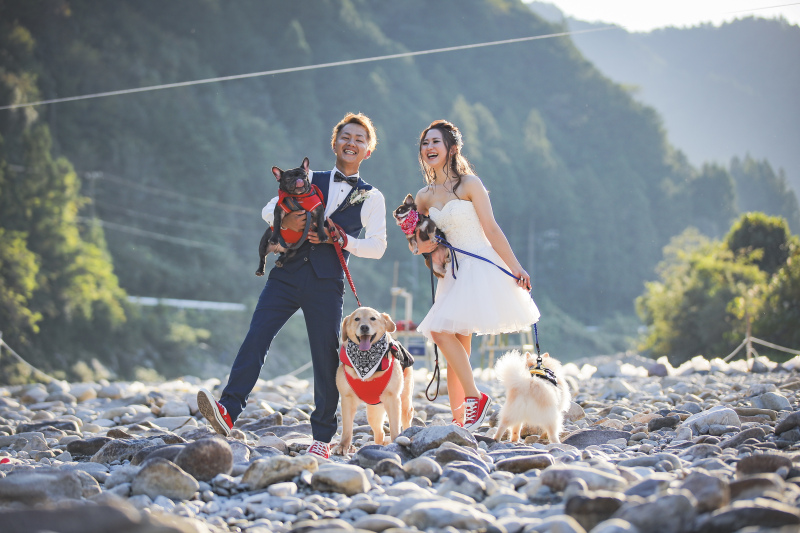 タキシードに着替えて、ワンちゃんも一緒に!!