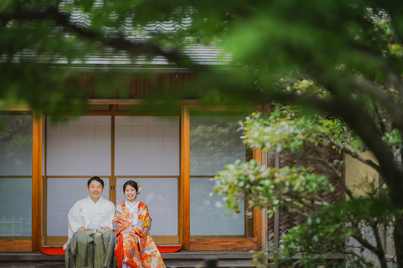 和室に戻って、縁側にて。