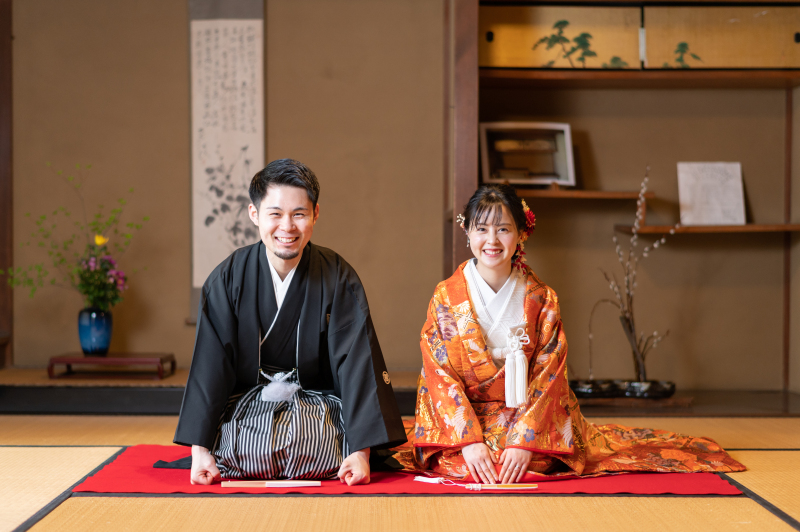 床の間のある和室では定番の正座ショット～♪