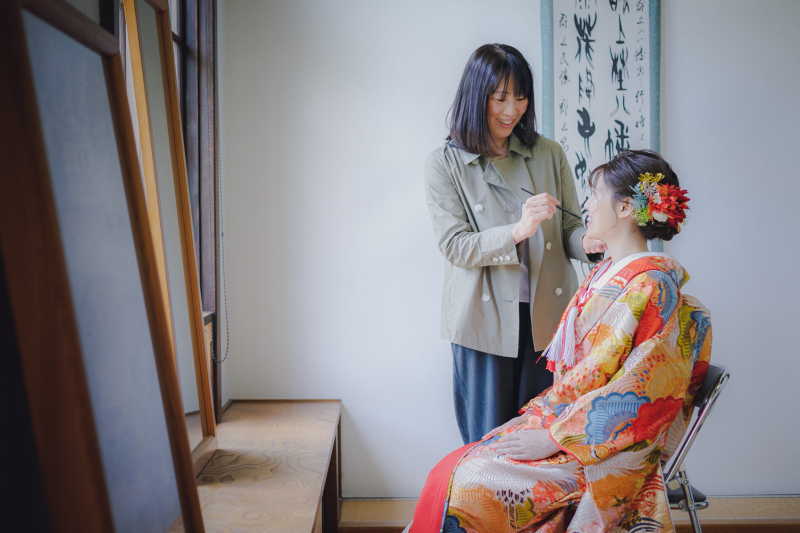 まずは、お母様からの”紅差し”のシーンから♪