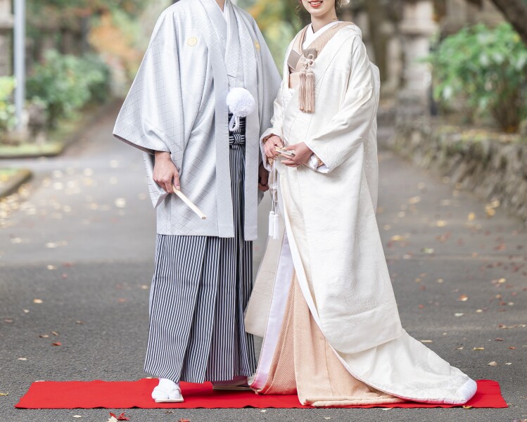 白無垢の下には、オレンジ色の色掛下、カワイイ！