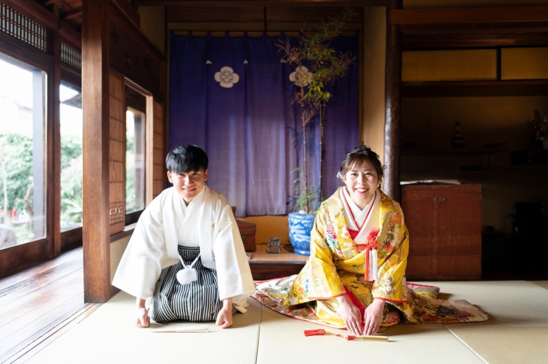 定番の正座のシーンは、和室でね！