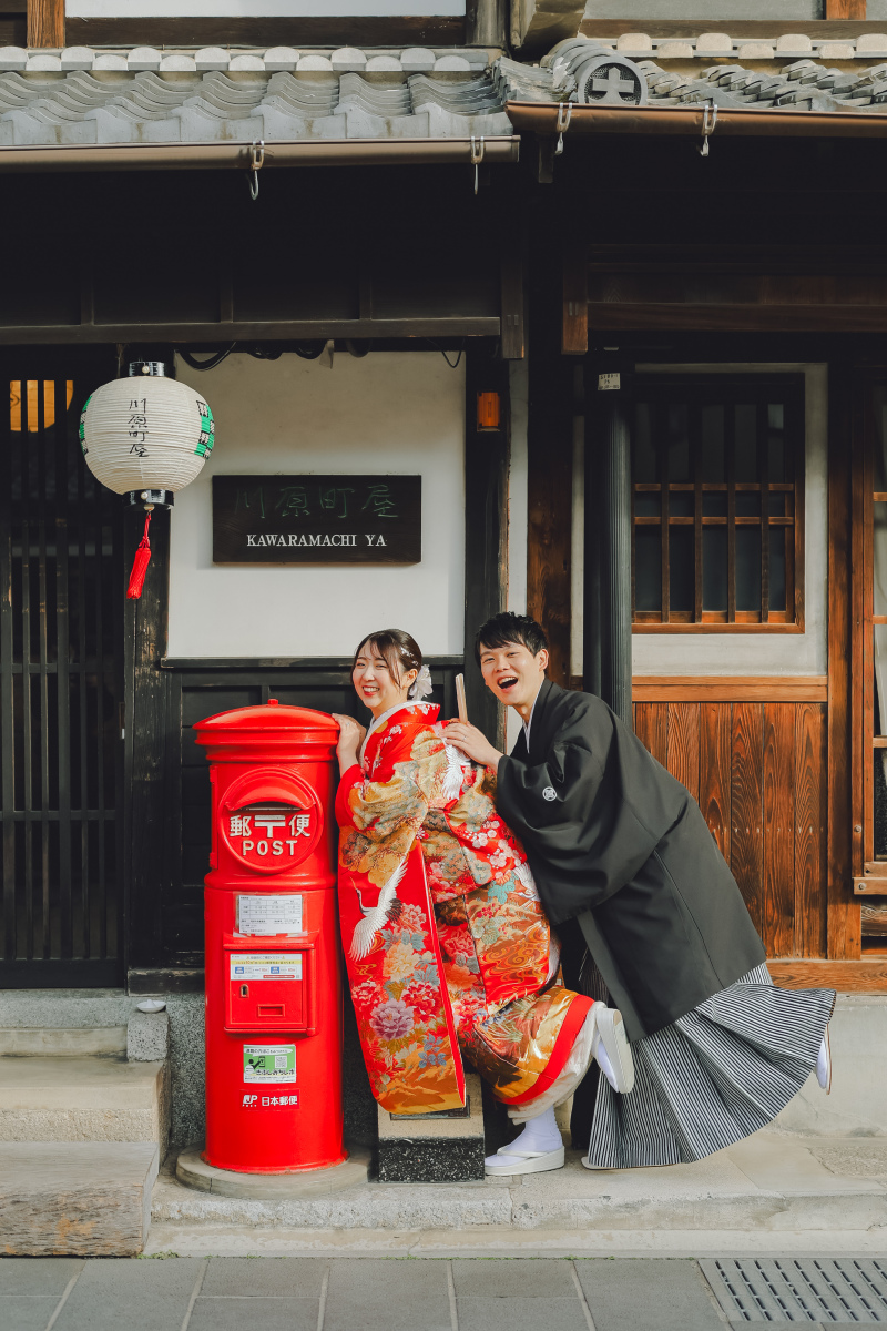 赤いポスト、ちょっと場所をおかりしま～す！