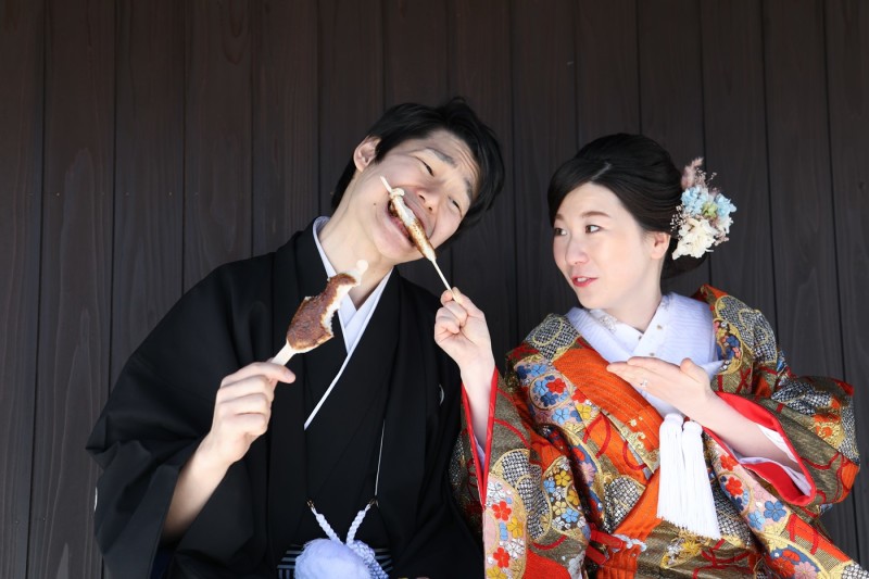 五平餅を”あ~ん”(^^)/