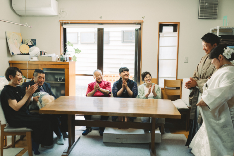 リビングで待つご家族とご対面～！ファミリーミート