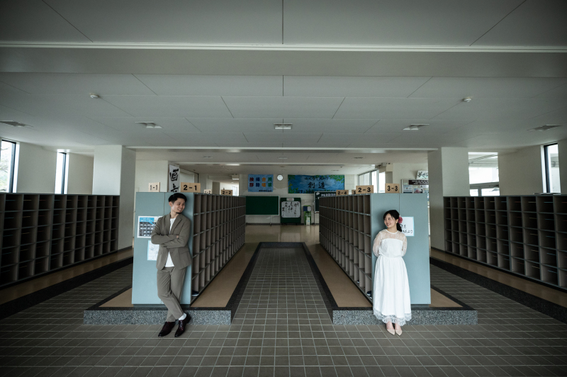 最後は、下駄箱でちょっとノスタルジックな撮影に。