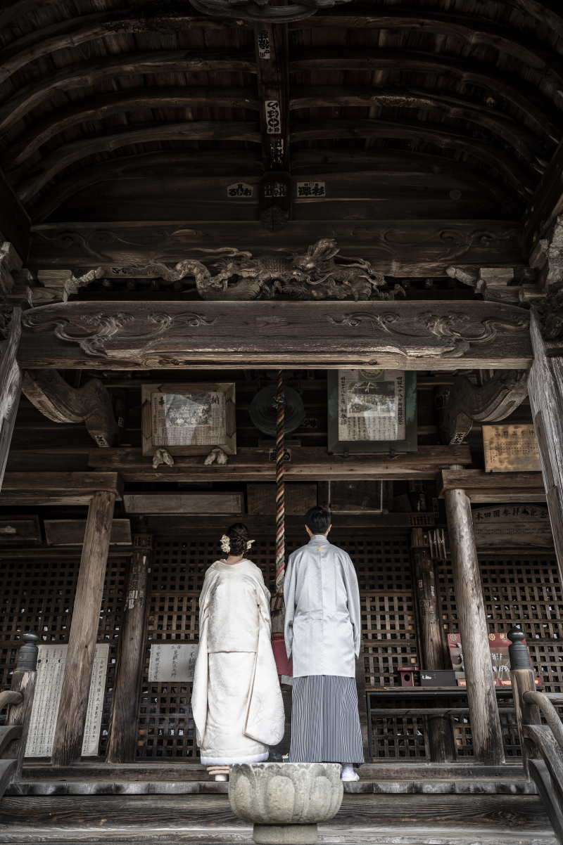 手を合わせてお願い事、、、