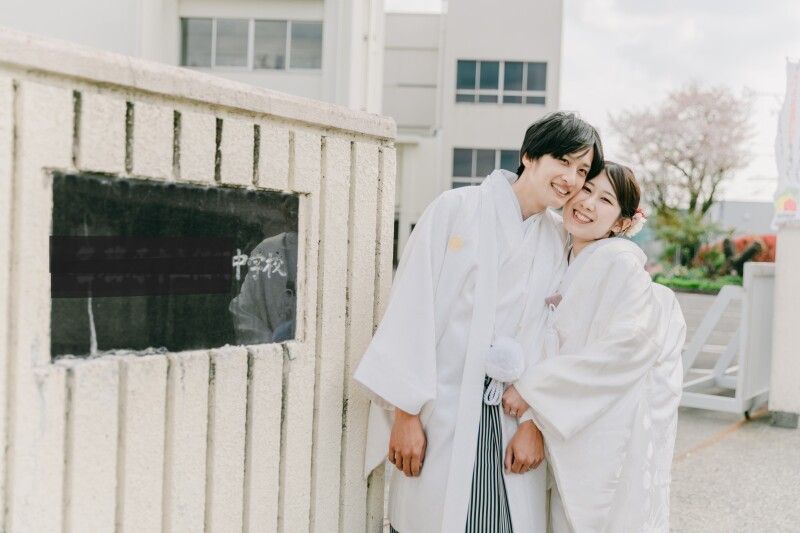 お次は、中学校の正門へ。