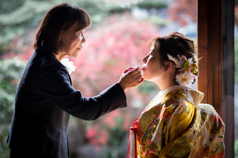 お母さんから紅差しのシーン