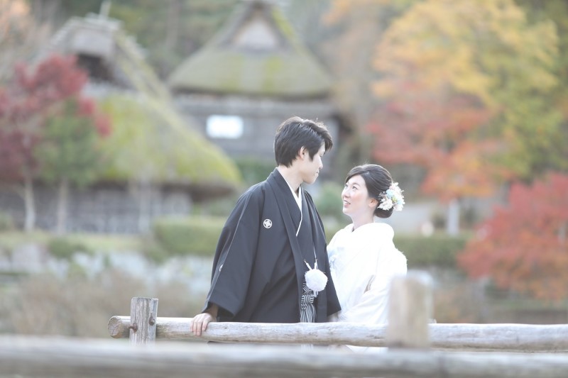 茅葺き屋根の”飛騨の里” 紅葉がもう最高っ!!