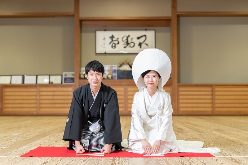 道場に入って正座のシーン！この後は道着に着替えて