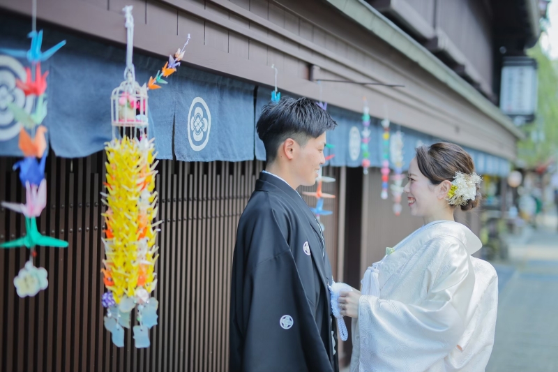 さてさて、街並みへ出てロケ撮影スタートで～す！