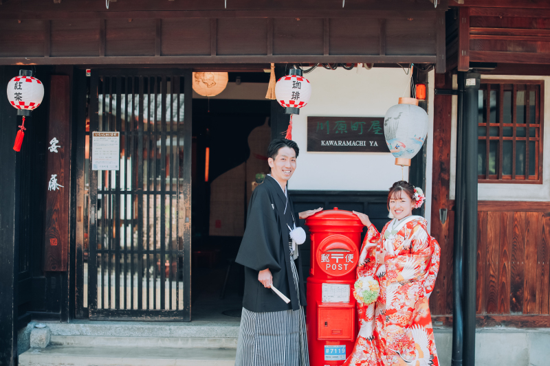 やっぱりここ、赤いポスト前。