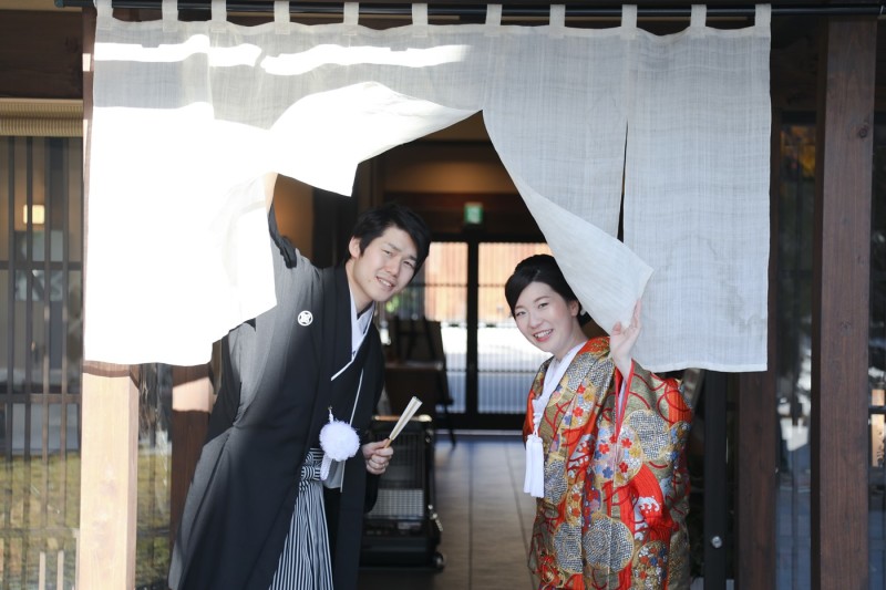 美味しそうな物みっけ!入口の暖簾でいらっしゃい!