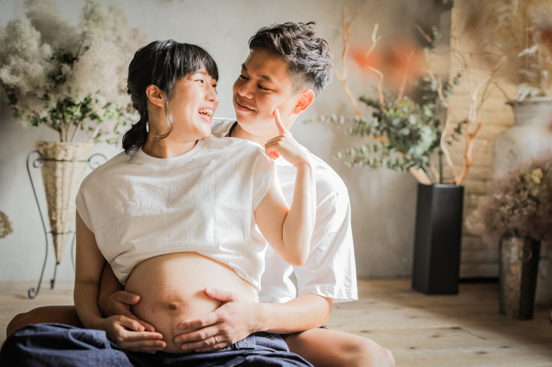 衣装チェンジして。大きなお腹は今だけの宝物。