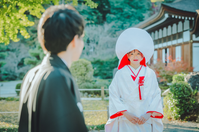 白と赤のコントラスト