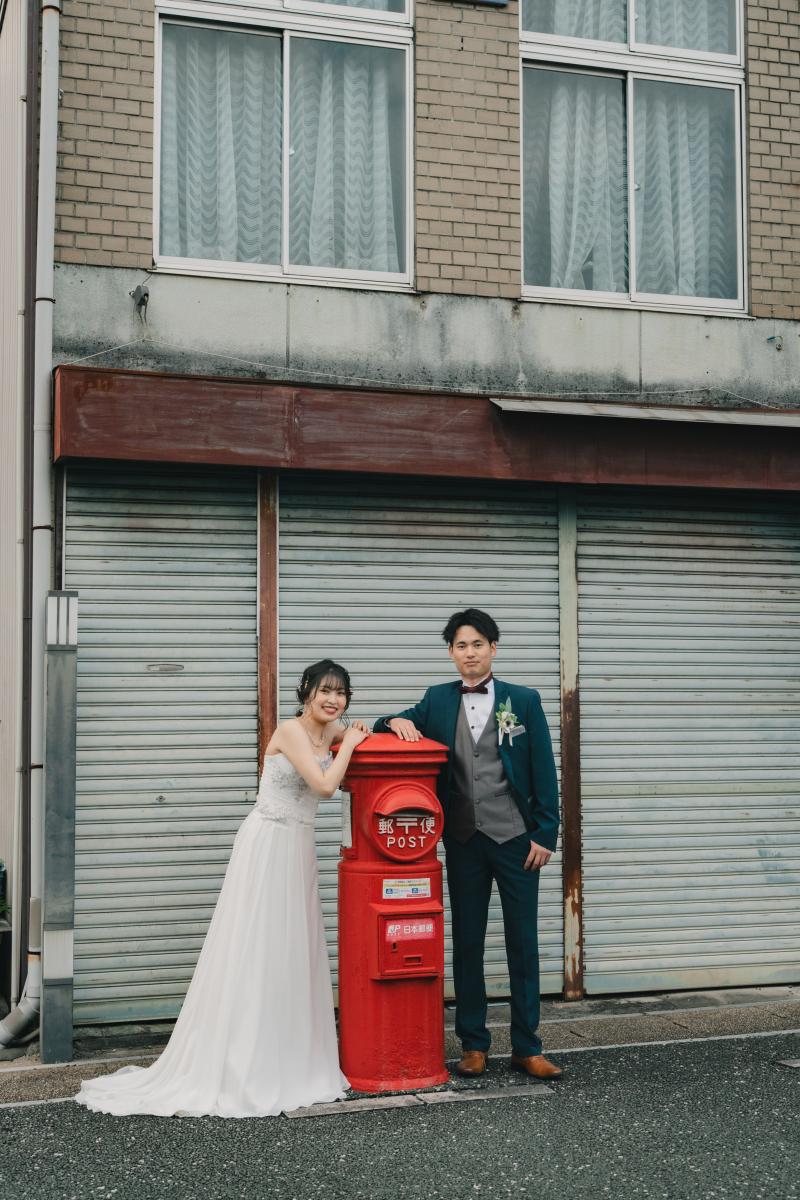 赤い円柱のポスト