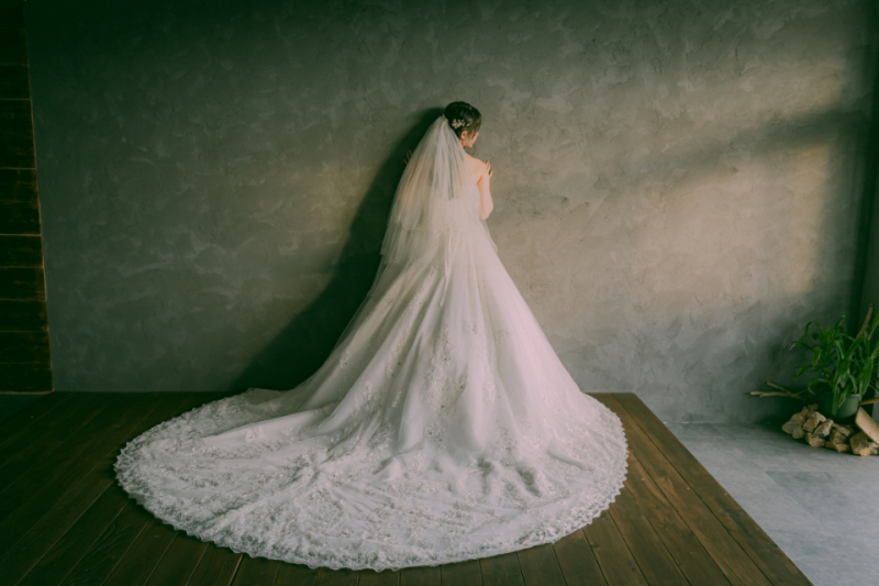 【洋装1着スタジオプラン】6つの異なるテイストで撮影／50～80カット前後のデータ付／専門店の豊富な衣装から事前試着を行います