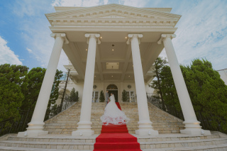 岐阜市の結婚式場を貸切。チャペル・披露宴会場・ガーデン・ブライズルームでも撮影。ご家族揃って結婚式のような写真が残せます。