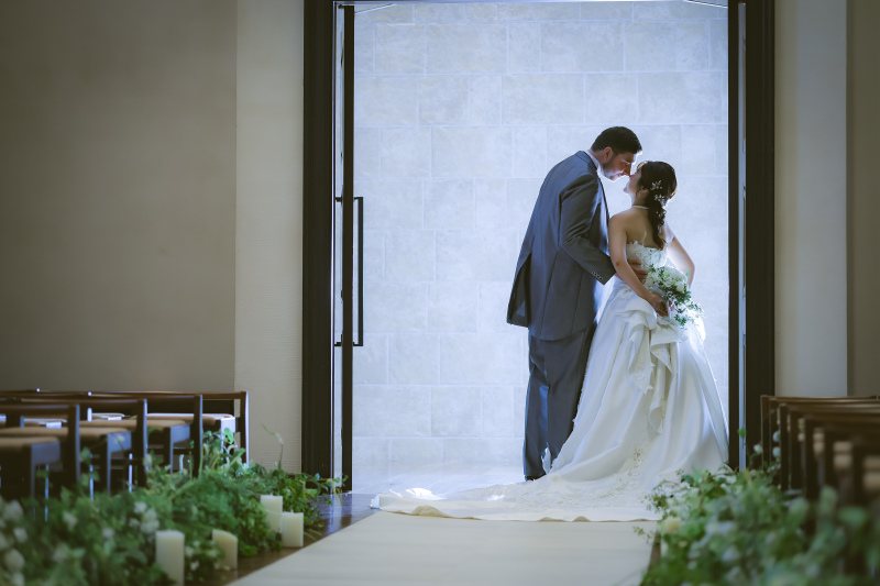 【結婚式場を貸切】洋装1着チャペルフォト 100～150カット前後データ付／施設使用料／専門店の豊富な衣装からお選び頂けます