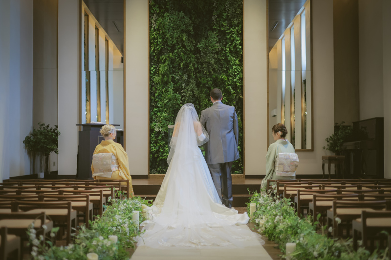 【結婚式場を貸切】洋装1着チャペルフォト 100～150カット前後データ付／施設使用料／専門店の豊富な衣装からお選び頂けます