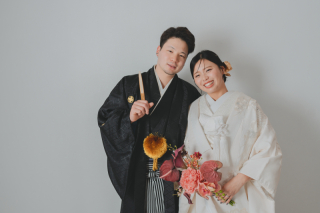 グレー／ホワイト／オレンジ／ブルー／グリーン／ウッドの6背景。場所ごとに異なる雰囲気で撮影できるからバリエーションが豊富です