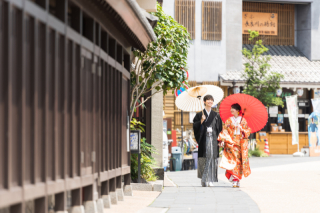 山・川・公園・街＆商店街・神社・お寺・自宅・和室・スタジオなど豊富な撮影場所からご提案。お花＆新緑もキレイ。雨天時の延期無料です