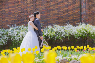 長良公園から金華山や岐阜城も眺められます。提携のドレスショップの豊富な衣装からご試着。雨天予報時は無料延期も可能。
