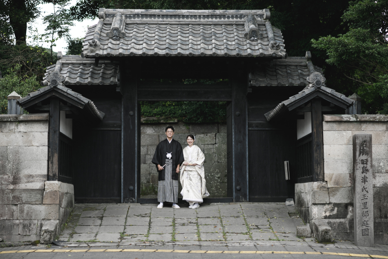 玉里庭園の黒門にて