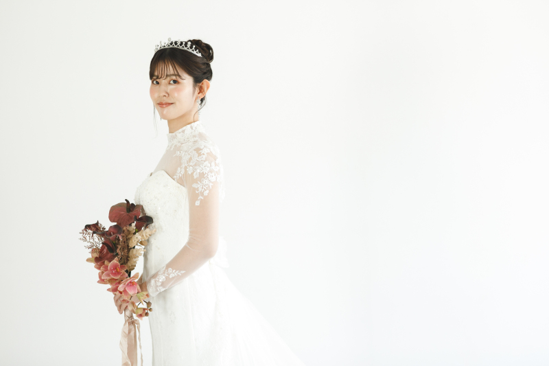 【和と洋の美を一度に】和装+洋装スタジオフォト《平日撮影限定:通常価格より¥55,000もお得♪》◆データ300カット付き