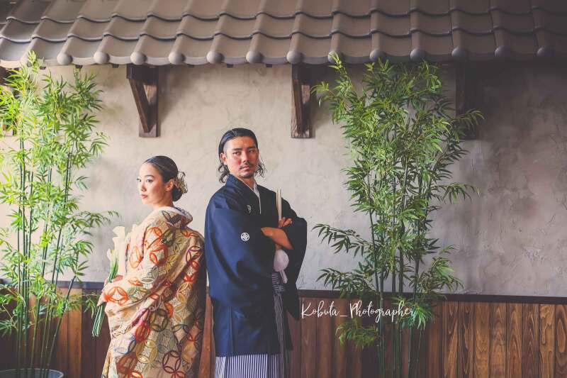 本物の瓦を使った背景