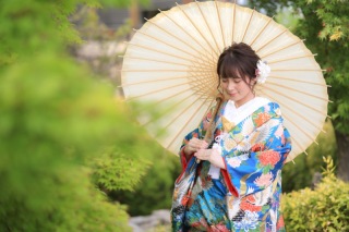 屋内だと怯えてしまうわんちゃんも屋外だとお散歩気分