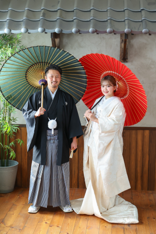 こぶたしゃしんかん_色打掛撮影も華やかです　お色直し無料なので安心