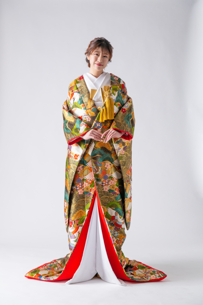 黒地彩色松に鶴