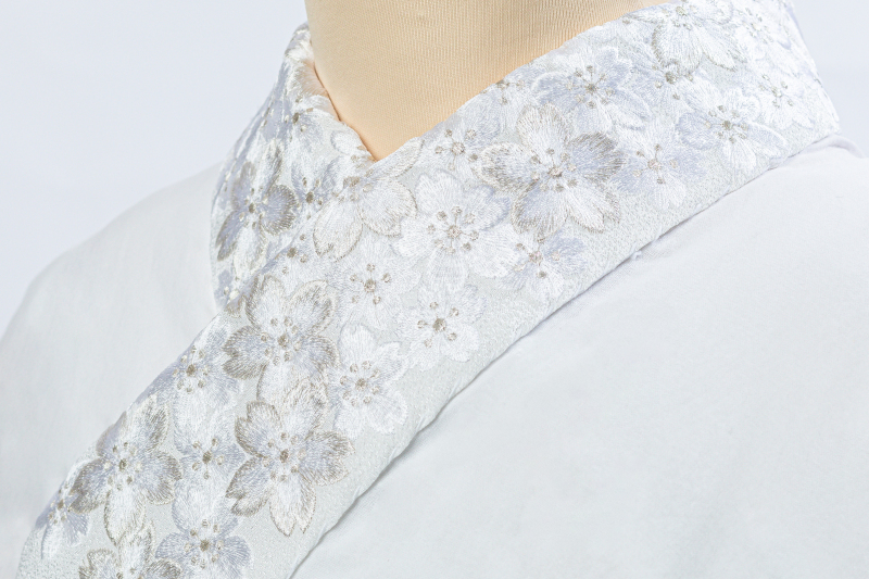 刺繍襟(白・銀)
