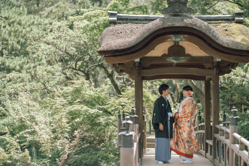見つめ合う。