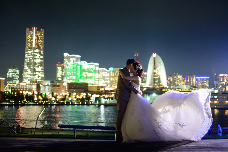 みなとみらいの夜景をバックに♡
