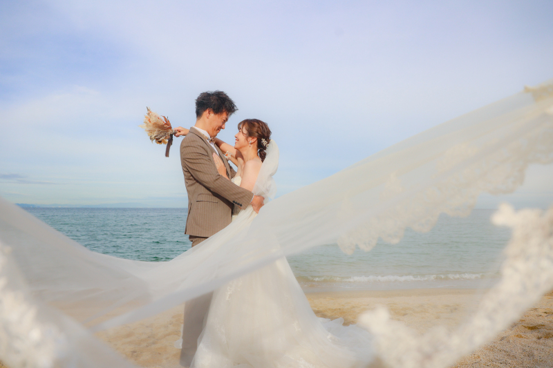 ベールに包まれて