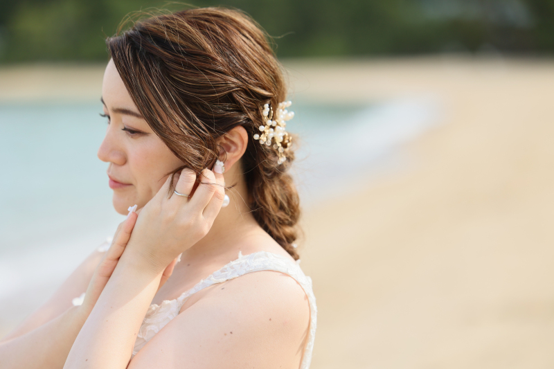 ピアスをなおす手