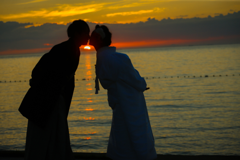 沈む夕陽に・・・