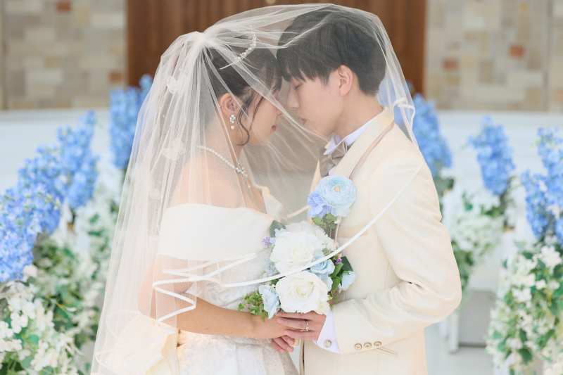 ベールに包まれて