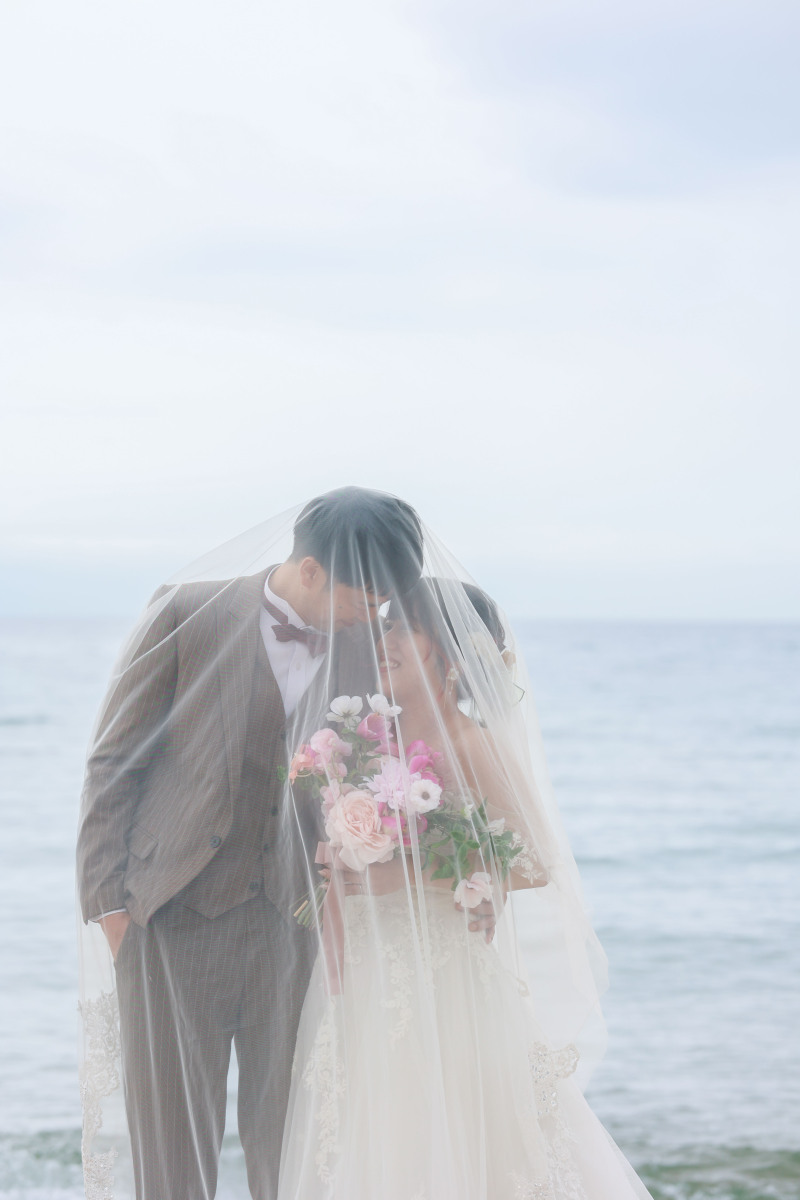 ベールに包まれて