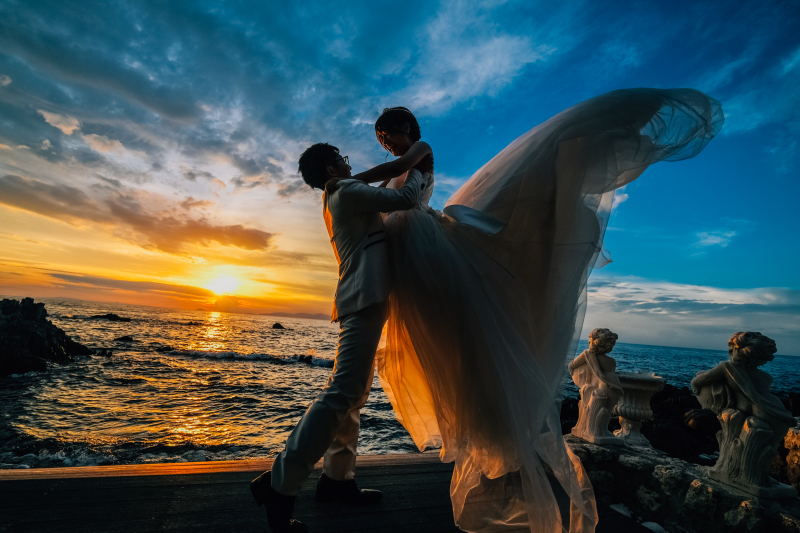 夕日をバックに