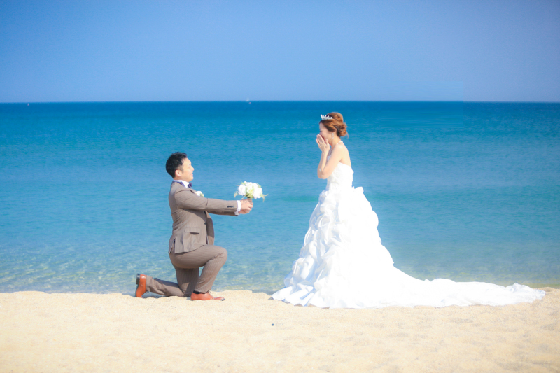 お店から10分!開放感のあるビーチ