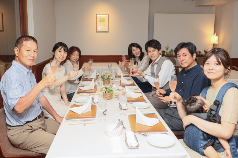 【チャペル撮影＋会食＋アルバム】ご両家の顔合わせに食事もできる満足プラン　データ２００カット