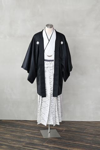 紋付袴（黒×白）