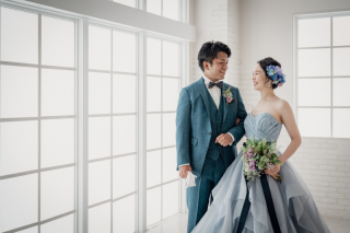 ウェディングドレスをビーチで！カラーと琉装をスタジオで撮影プラン